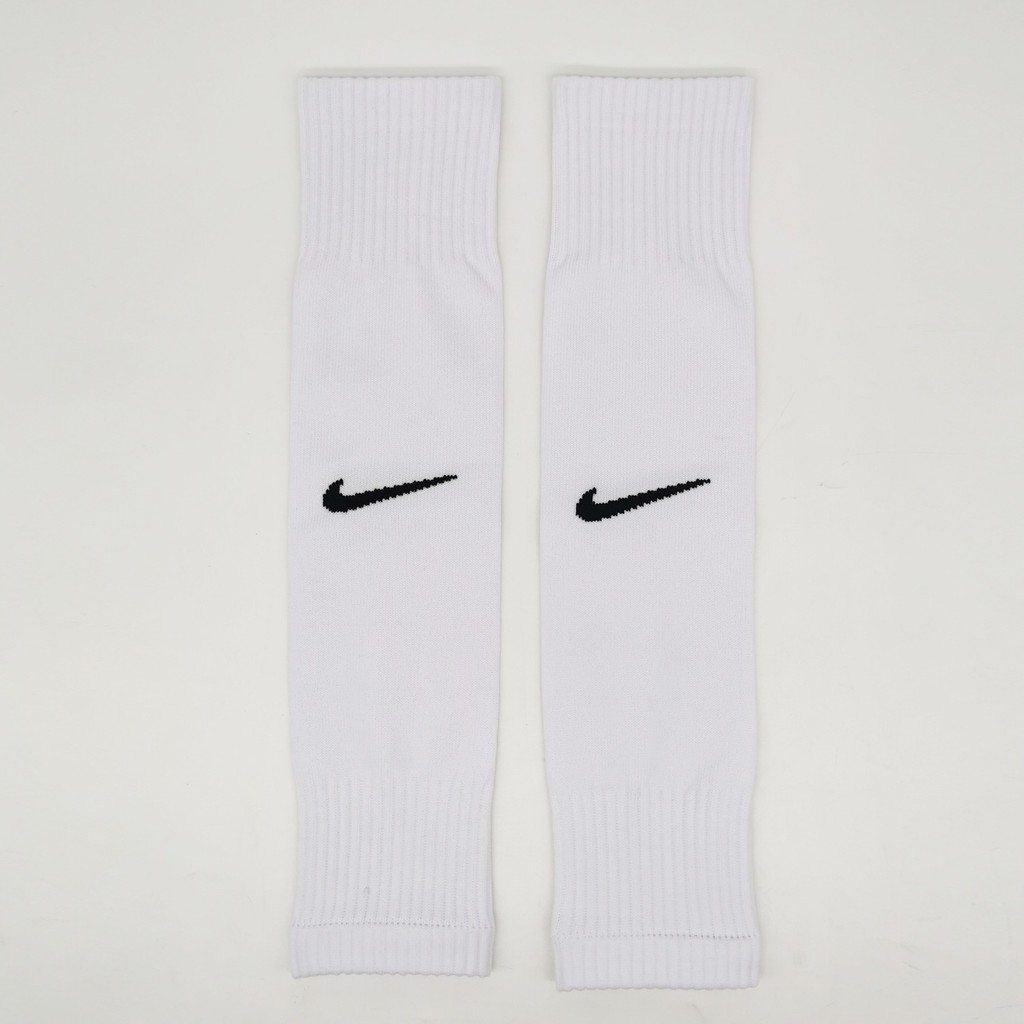 media nike precortada blanca