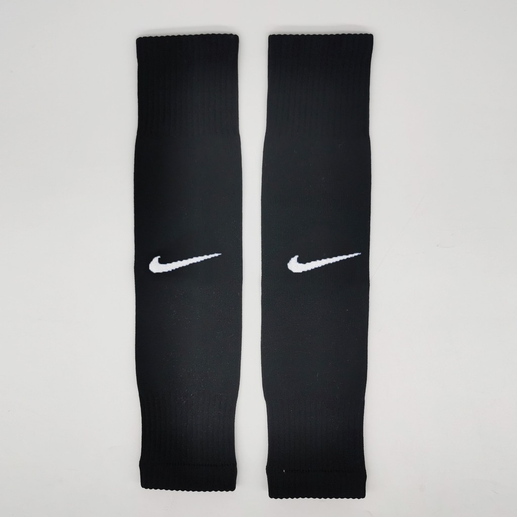 media nike precortada negro