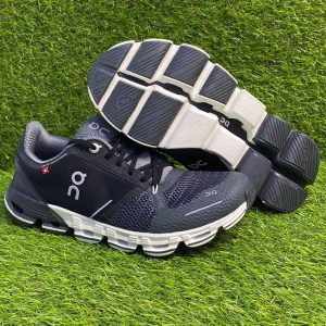 tenis on cloud negro con blanco